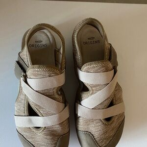 Earth Origins Women's Tan Athletic Shoes Size 7W